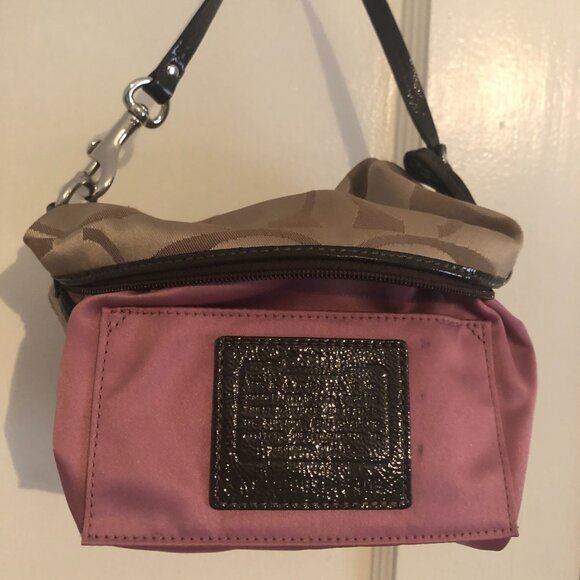 Coach Classic Shoulder Bag - Picture 3 of 4